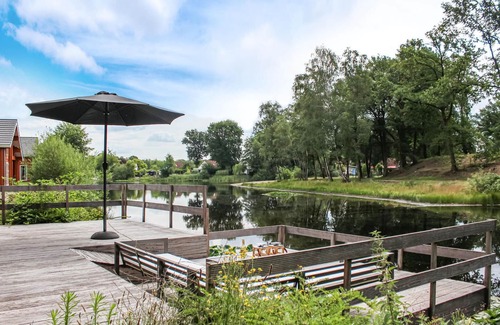 Heel House | Lovely home in HEEL with WiFi