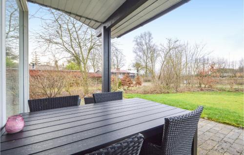 Hejlsminde Strand House | Lovely Home In Hejls With Kitchen