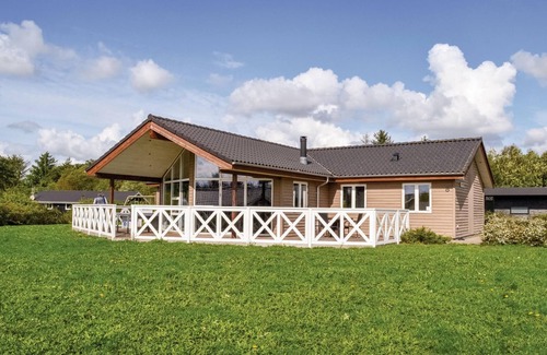 Falen House | Lovely home in Hemmet with sauna
