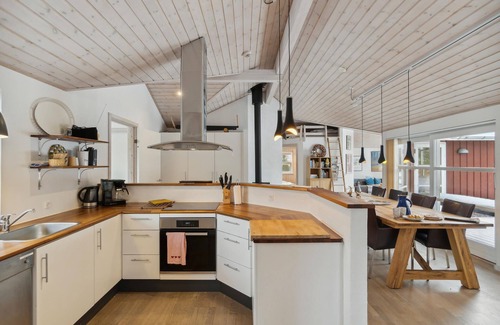 Bratten Strand House | Lovely home in Jerup with WiFi