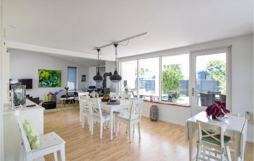 Juelsminde House | Lovely Home In Juelsminde With Kitchen