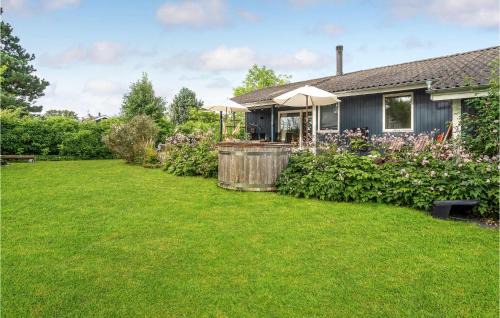 Pøt Strandby House | Lovely Home In Juelsminde With Kitchen