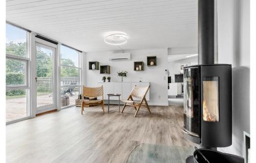 Skodshoved House | Lovely Home In Knebel With Kitchen