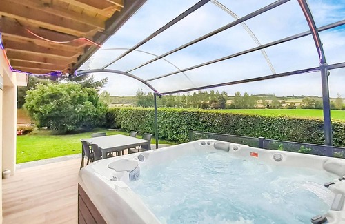 Ledinghem House | Lovely home in Ledinghem with kitchen