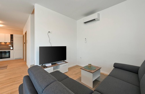 Varazdin House | Lovely home in Margecan with WiFi