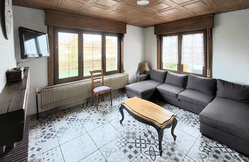 Merville House | Lovely home in Merville with WiFi