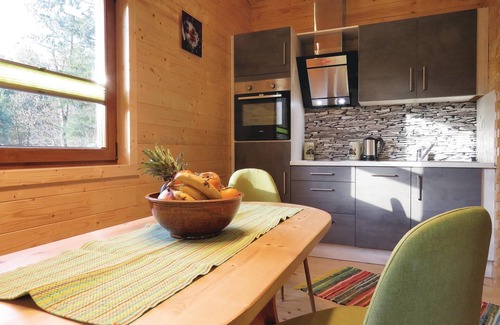 Merzalben House | Lovely home in Merzalben with WiFi