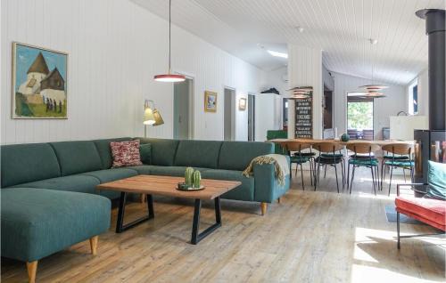 Bedegaard House | Lovely Home In Nexø With Kitchen