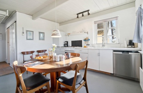 Nexo House | Lovely home in Nexø with WiFi