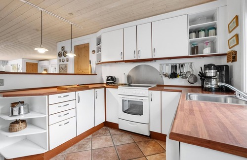 Bedegaard House | Lovely home in Nexø with WiFi