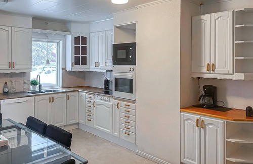 Norrfors House | Lovely home in Norrfors with sauna