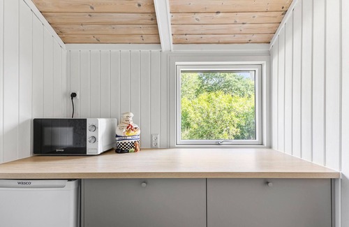 Saksild Strand House | Lovely home in Odder with kitchen