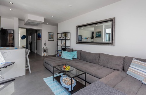 Banjol House | Lovely home in Rab with house sea view