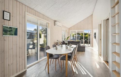 Grønninghoved Strand House | Lovely Home In Sjølund