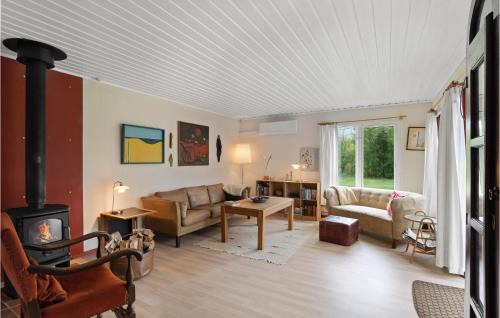 Spøttrup House | Lovely Home In Spøttrup With Kitchen