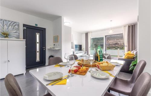 Srinjine House | Lovely Home In Srinjine