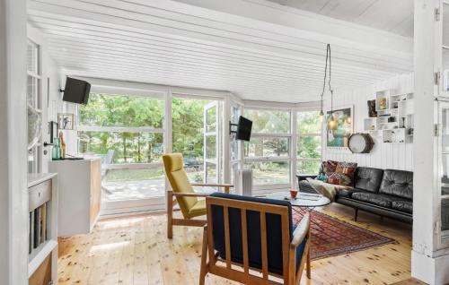 Strøby Ladeplads House | Lovely Home In Strøby With Wifi