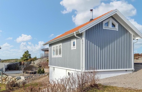 Tanum House | Lovely Home In Tanumshede With Kitchen