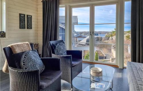 Tanum House | Lovely Home In Tanumshede With Kitchen