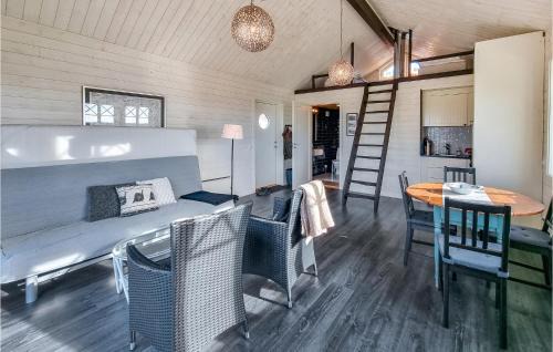 Tanum House | Lovely Home In Tanumshede With Kitchen