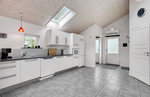 Skaven Strand House | Lovely home in Tarm with WiFi