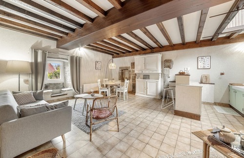 Tremblay House | Lovely home in Tremblay with kitchen
