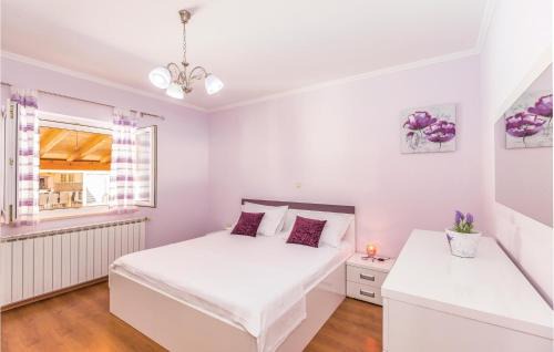 Vrgorac House | Lovely Home In Vrgorac With Sauna
