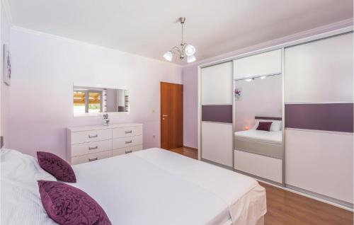 Vrgorac House | Lovely Home In Vrgorac With Sauna