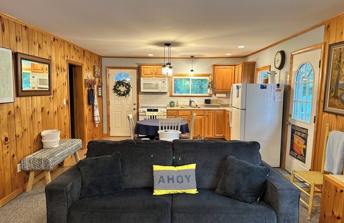Wayne House | Lovely Home on Androscoggin Lake