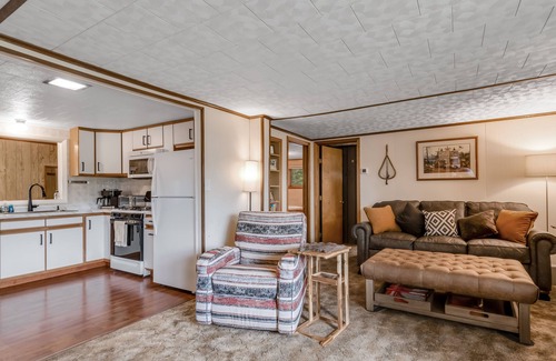 Mercer House | Lovely home with Mercer Lake view, patio, full kitchen, on trail 17