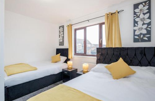 Redbridge House | Lovely House in Dagenham/Barking with free parking, WiFi & Garden