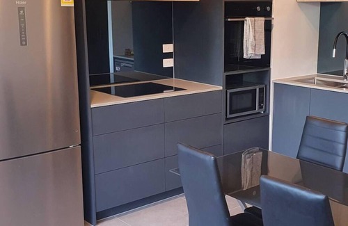 Lyneham Apartment | Lovely in Lyneham - 1bd 1bth Apt