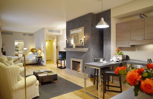 San Casciano dei Bagni Apartment | Lovely apartment for 2 people with pool, A/C, WIFI, TV, terrace and parking