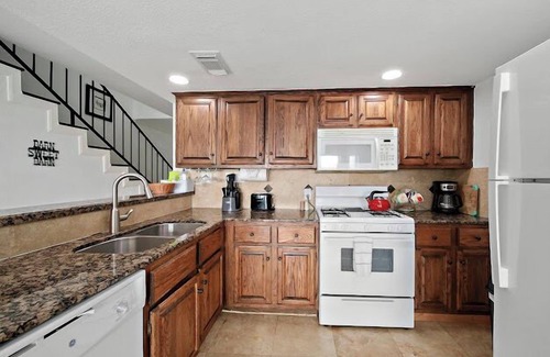 Seven Coves Condo | Lovely lakefront 2/2 condo, fish on balcony
