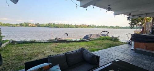 Laval-des-Rapides Apartment | Lovely loft on the water, with free parking