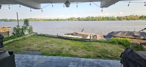 Laval-des-Rapides Apartment | Lovely loft on the water, with free parking