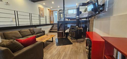 Laval-des-Rapides Apartment | Lovely loft on the water, with free parking
