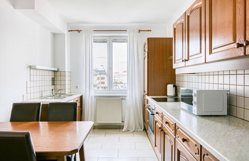 Hundsturm Apartment | Lovely Margareten 1BR w/Elevator, walk to U4 + Naschmarkt, by Blueground