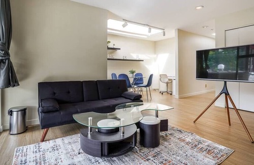 Horseshoe Bay Apartment | Lovely Master bedroom+AC in Shared Home