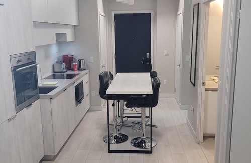Yonge-Eglinton Condo | Lovely midtown 1bdrm+den condo (Yonge-Eglinton)