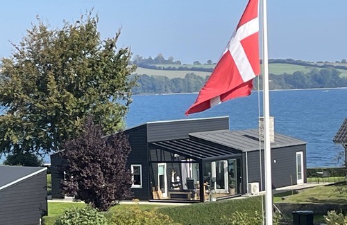 Broager House | Lovely newer holiday home on the first row