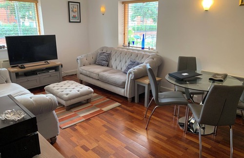 Atlantic Wharf Apartment | Lovely one bed Apartment Situated Between Cardiff City Centre and Cardiff bay