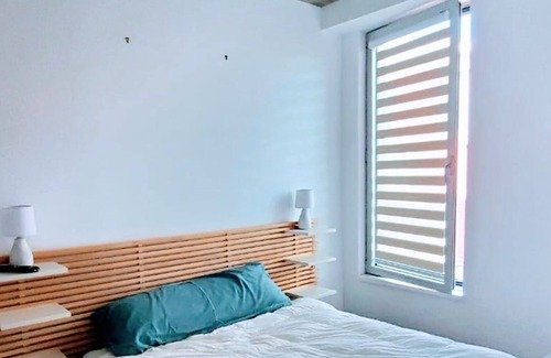 Cite Multimedia Condo | Lovely one bedroom condo with pool in the Old Port