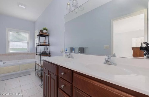 Saratoga Springs House | Lovely private house in a quiet neighborhood, short drive to the race track.