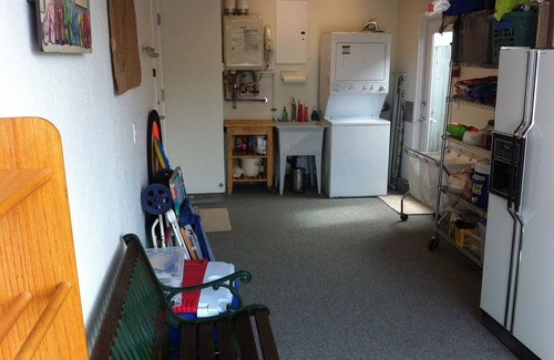 Half Moon Bay House | Lovely Remodeled Beach House Next to Ocean, Hiking & Biking. Very Clean!