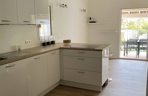 Guerrevieille Other | Lovely renovated farmhouse close to golf course and beach opposite St Tropez