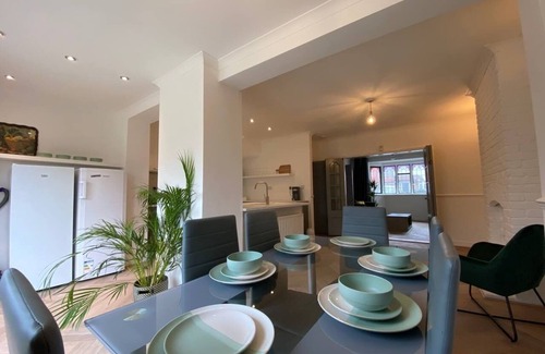 Lee Green House | Lovely Residential House - 15 mins from London