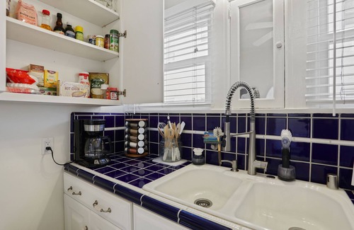 Mid City Villa | LOVELY RESTORED VILLA NEAR BEVERLY HILLS