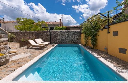 Gracisce Villa | Lovely Rustic Villa Katarina with 2 pools