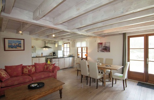 Roussines Cottage | Lovely spacious cottage on a fine estate with a heated pool.